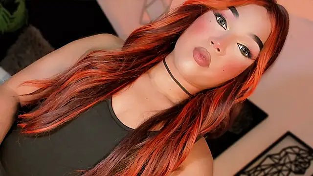 Show modela misstreslatin na web-kameri