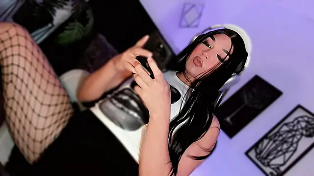 misstreslatin Show in webcam