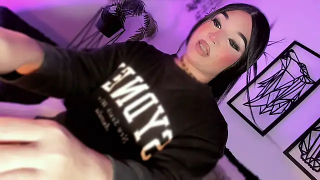 misstreslatin's Webcam Show