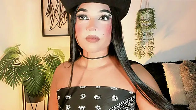 misstreslatin Show in webcam