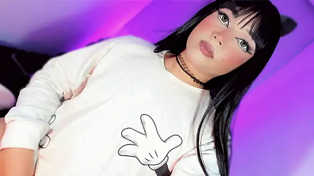 Show modela misstreslatin na web-kameri