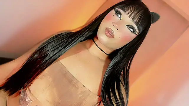 misstreslatin Show in webcam