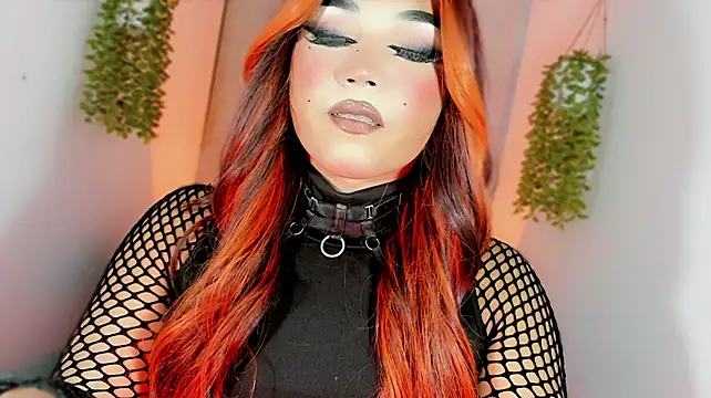 misstreslatin Show in webcam