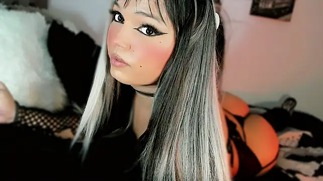 misstreslatin Show in webcam