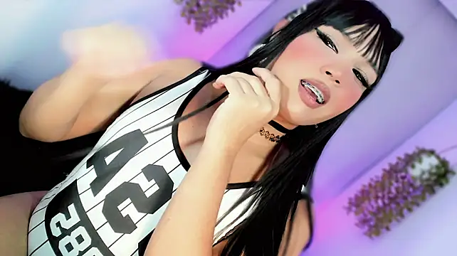 misstreslatin Show in webcam