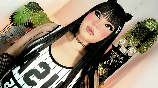 misstreslatin Show in webcam