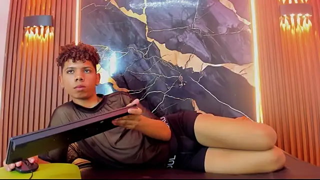 Amers_bigcock Webcam Show