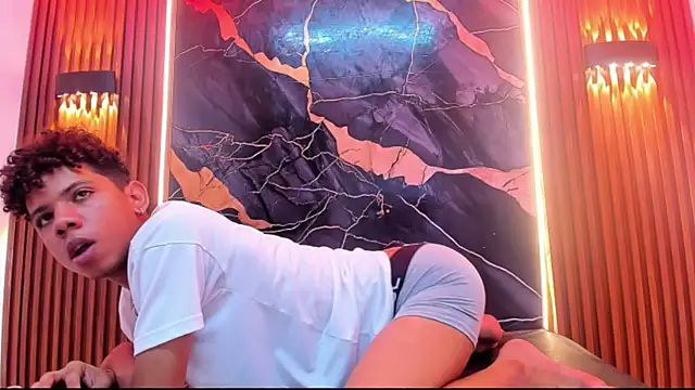 Amers_bigcock Show in webcam