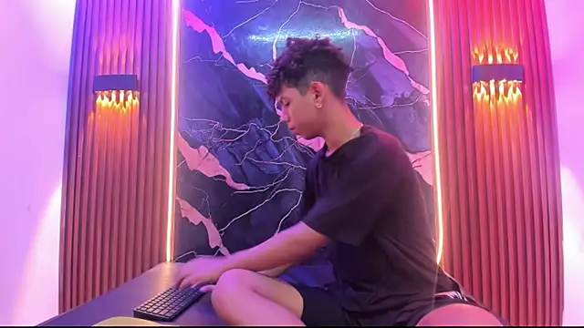 Amers_bigcock Webcam Show