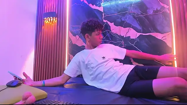 Amers_bigcock Webcam-Show