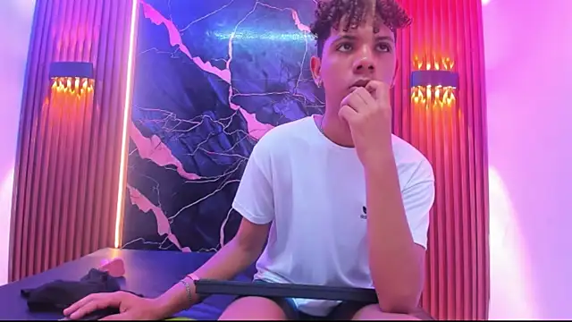 Show modela Amers_bigcock na web-kameri