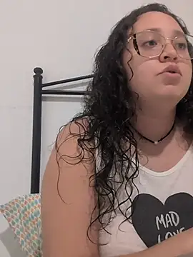 Pokazy przed kamerką – Gia_Bluexxx