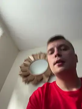 TeenEladio webkamerás műsora