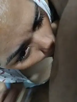 MiaBloom0n Webbikameraesitys