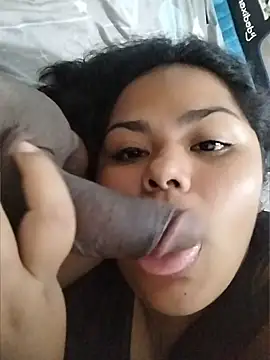 MiaBloom0 Show in webcam