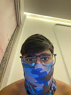 dreamy_boy Show in webcam
