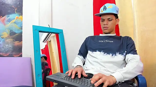 big_hot_boy_ – webcam-show