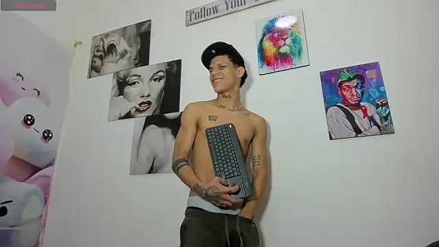 big_hot_boy_'s Webcam Show