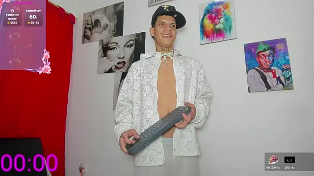 big_hot_boy_ Show in webcam