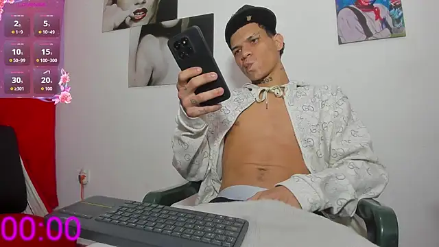 big_hot_boy_'s Webcam Show