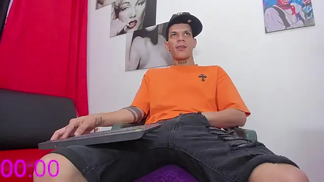 big_hot_boy_'s Webcam Show