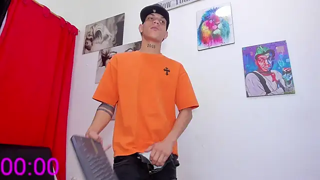 big_hot_boy_ webcam show