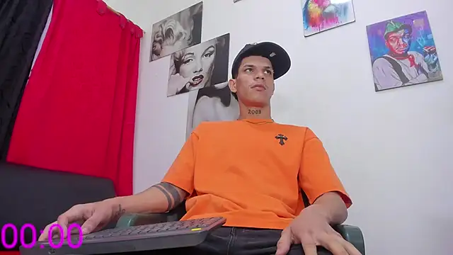 big_hot_boy_n Webbikameraesitys