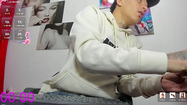 big_hot_boy_ webcam show
