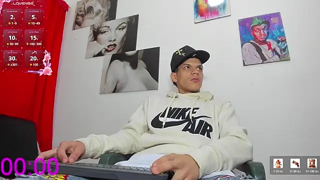 big_hot_boy_ Webcam Show