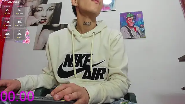 big_hot_boy_'s Webcam Show