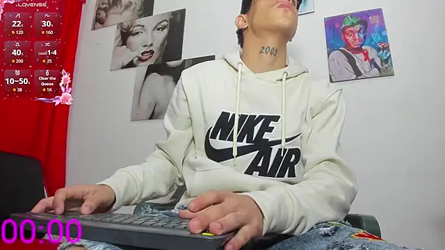 big_hot_boy_n Webbikameraesitys