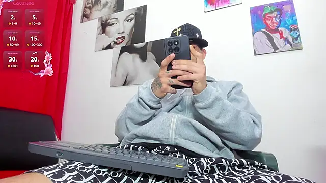 big_hot_boy_ webkamerás műsora