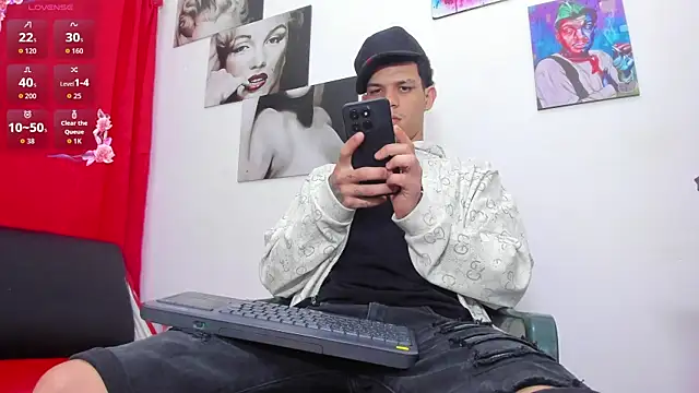 Pokazy przed kamerką – big_hot_boy_