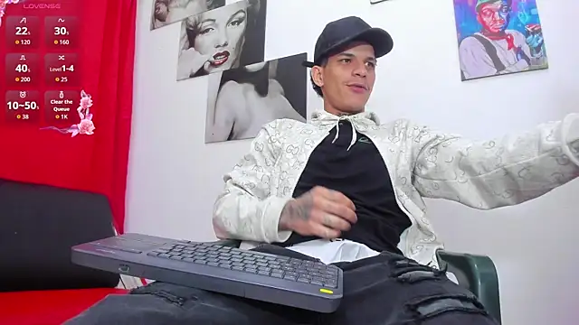 Pokazy przed kamerką – big_hot_boy_