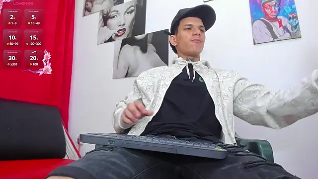 big_hot_boy_ 网络视讯表演