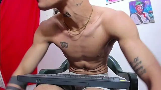 big_hot_boy_ Show in webcam