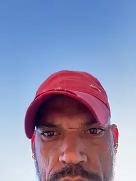 Show de iRealYFuckGood na webcam