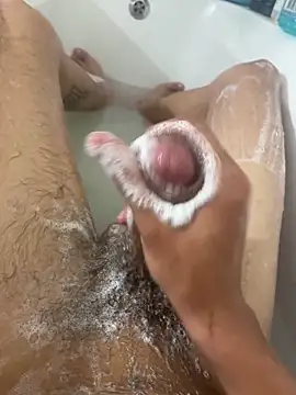 iRealYFuckGood webcam show