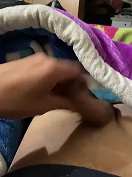 iRealYFuckGood Show in webcam