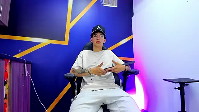 maxi_castro Show in webcam