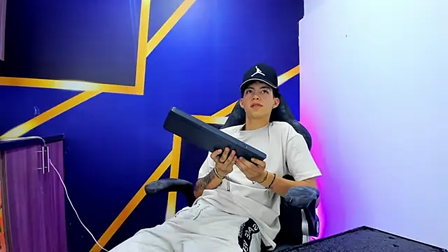 Pokazy przed kamerką – maxi_castro