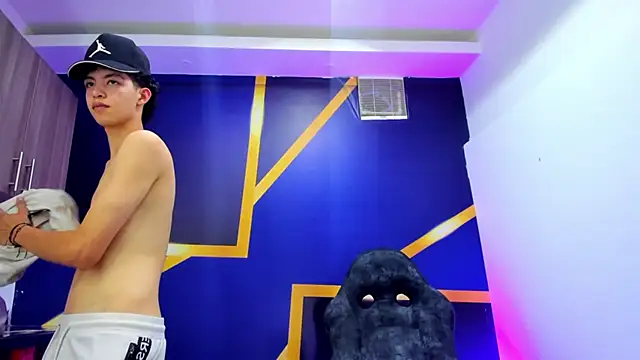 Show modela maxi_castro na web-kameri