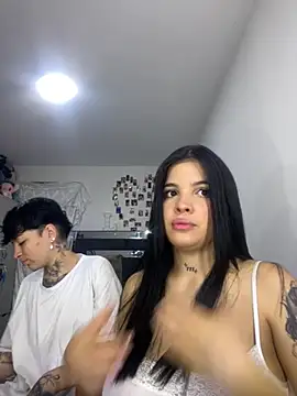 Pertunjukan Kamera Web Luisa_ale