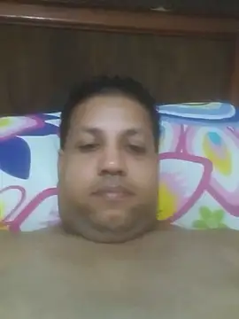 Show modela BustlingShirt na web-kameri