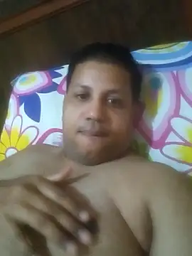 BustlingShirt webcam show
