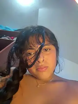 canelareina's Live Chat Room