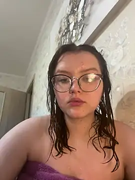 Chat +18 de TrishaMoons ao vivo