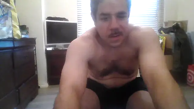 הופעת וובקאם של toosexy4myshirt