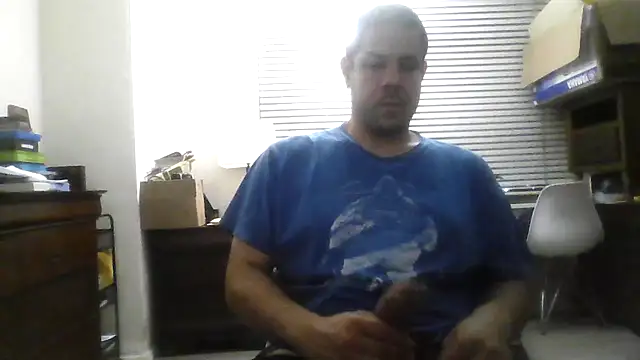 הופעת וובקאם של toosexy4myshirt