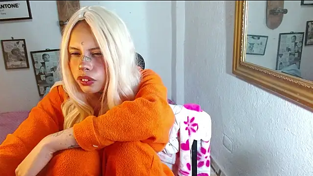 kittydemon_ élő XXX-chatje